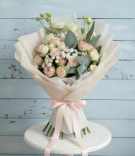 Букет цветов из:  Розы и Лизиантусы в Лаголово