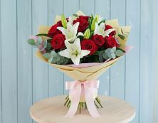 Букет цветов из:  Лилии и Розы #REPLACE_PRED# Лаголово