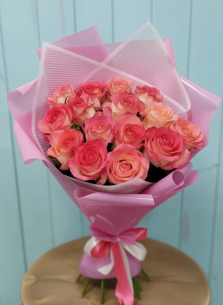 Букет 15 Розовых роз Равель в Лаголово