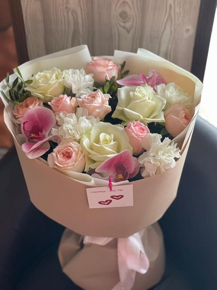 Букет цветов из: Орхидеи, Розы и Гвоздики в Лаголово