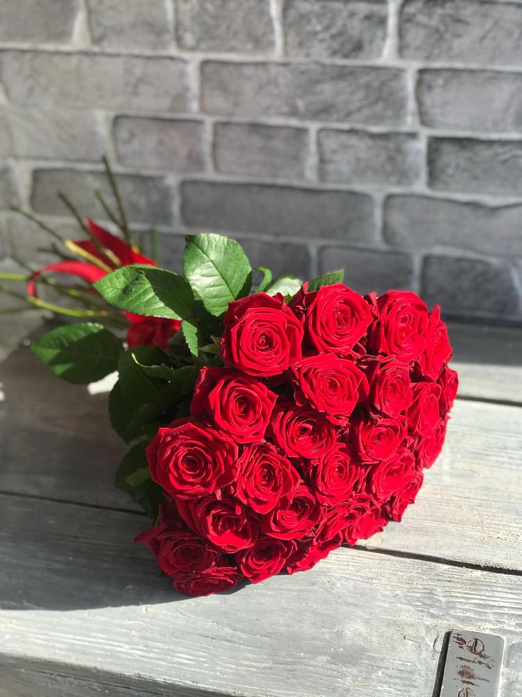 Букет Красные розы Фридом в Лаголово