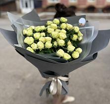 Букет Белые кустовые розы Солинеро в Лаголово