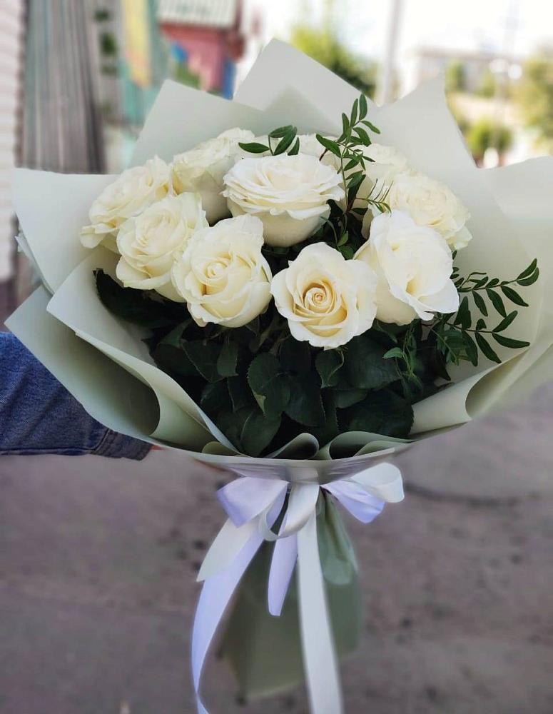 Букет Белые розы Проуд в Лаголово