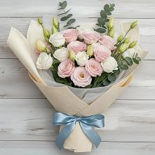 Букет цветов из:  Лизиантусы в Лаголово