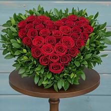 Цветочная композиция из Розы в виде сердца в Лаголово