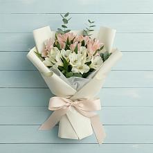 Букет цветов из:  Альстромерии #REPLACE_PRED# Лаголово