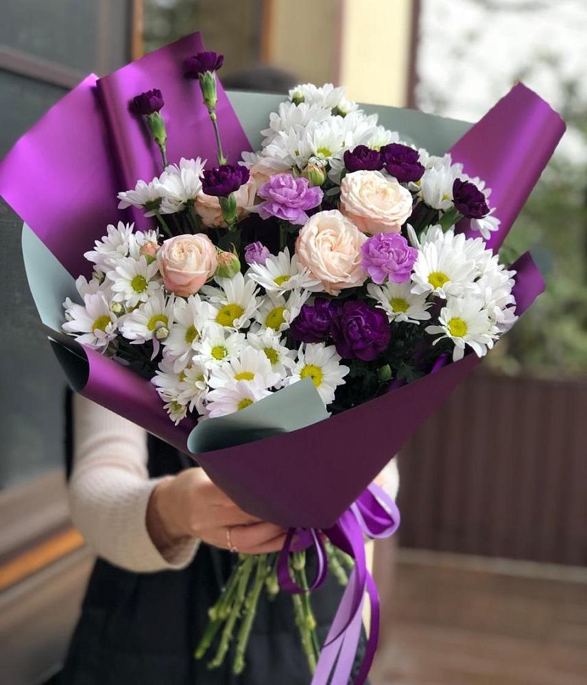 Букет цветов из: Хризантемы, Гвоздики и Розы в Лаголово