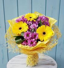 Букет цветов из:  Хризантемы и Герберы в Лаголово