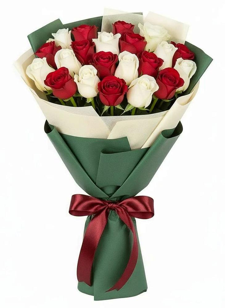 Букет Микс из красных и белых роз в Лаголово