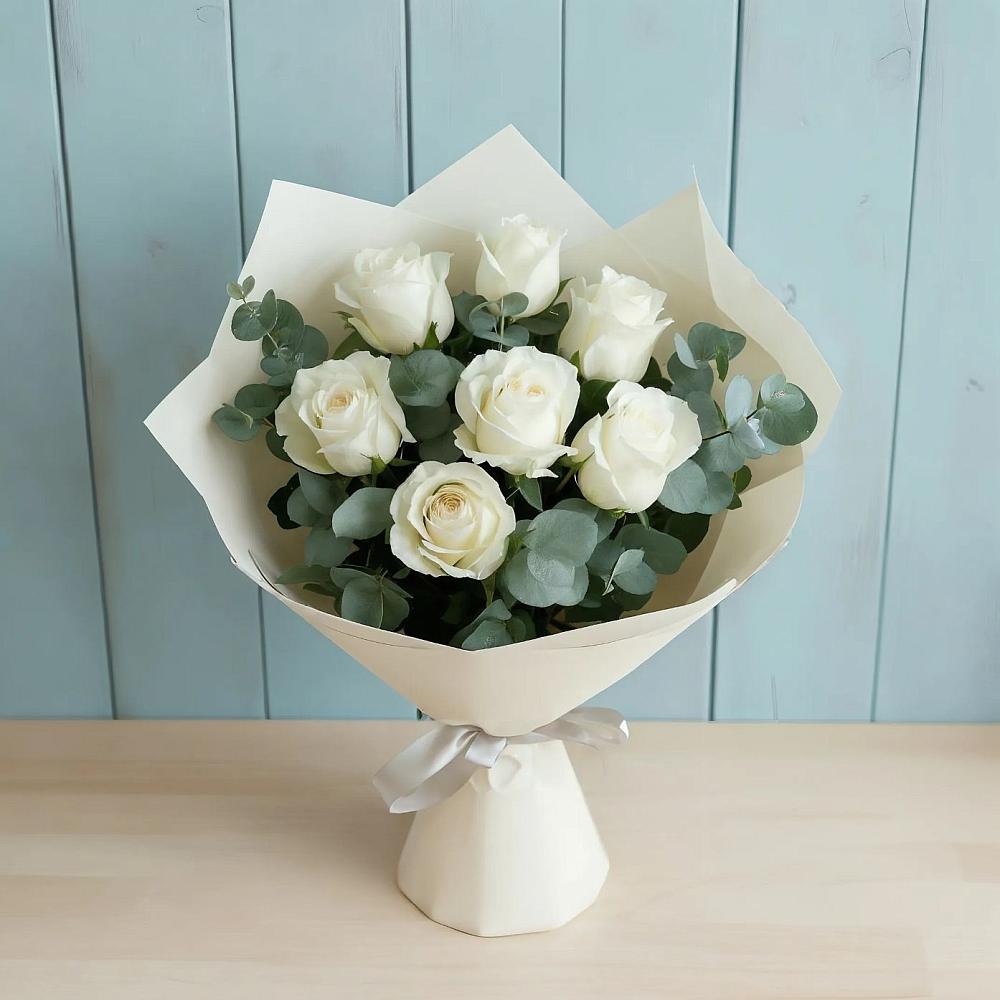 Букет Белые розы в Эвкалипте в Лаголово