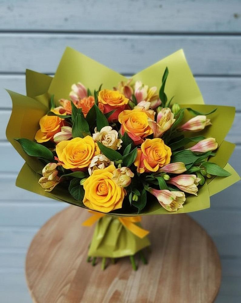 Букет цветов из: Альстромерии и Розы в Лаголово