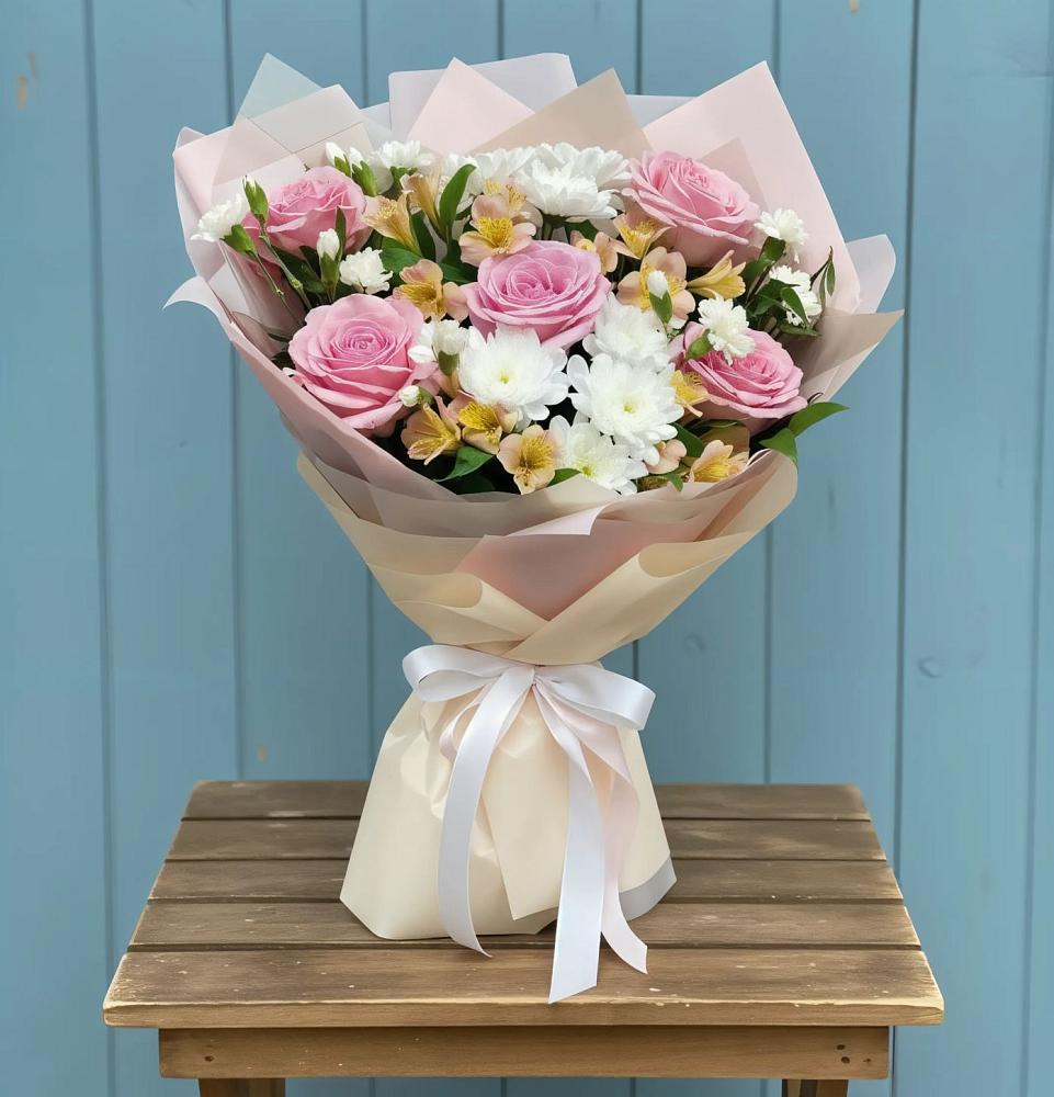 Букет цветов из: Гвоздики, Орхидеи и Розы в Лаголово