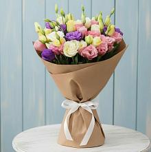 Букет цветов из:  Лизиантусы в Лаголово
