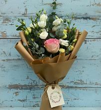 Букет цветов из:  Розы и Лизиантусы в Лаголово