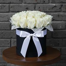 Цветочная композиция из Розы в шляпной коробке в Лаголово